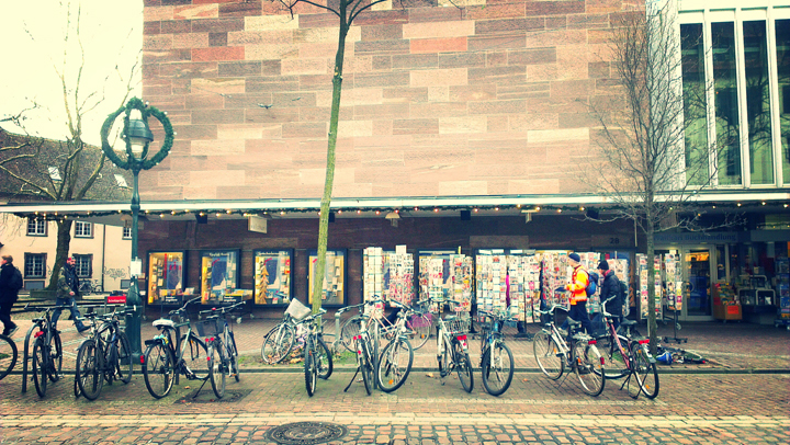 Cartes et vélos à Freiburg