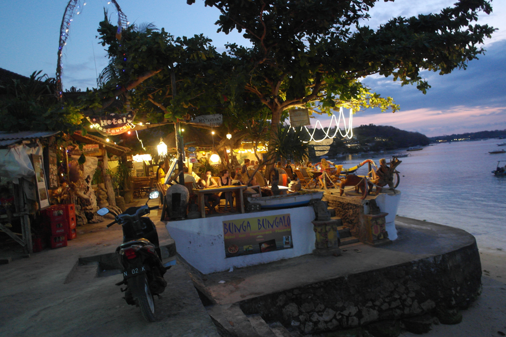 Bali-Nusa-Lembongan-restaurant-0167